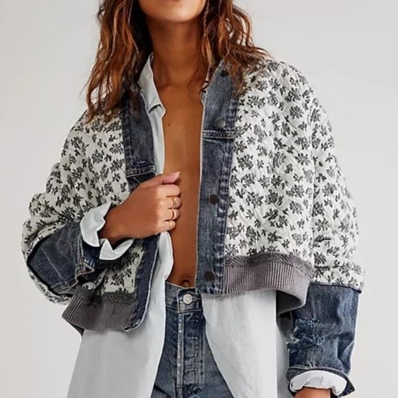 Free People Jackets & Blazers - Free People Ditsy Denim Floral Cropped Jacket XS/S
